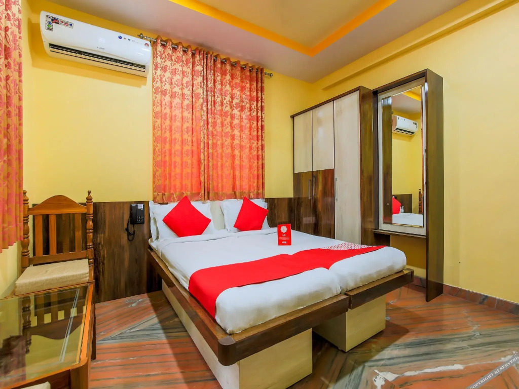 OYO 14779 Meera Motels & Residency