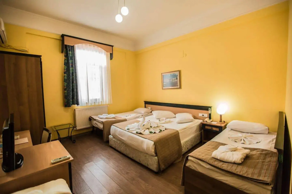 Tassaray Hotel