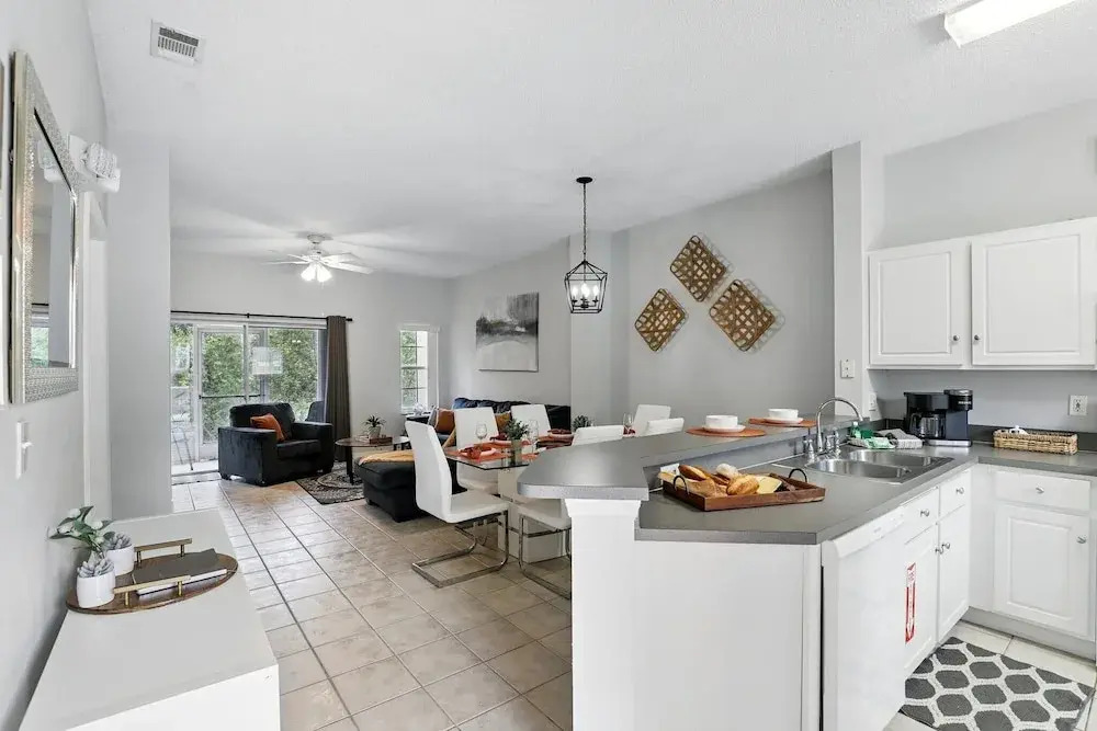 Disney Charm, Steps From Pool and Clubhouse!