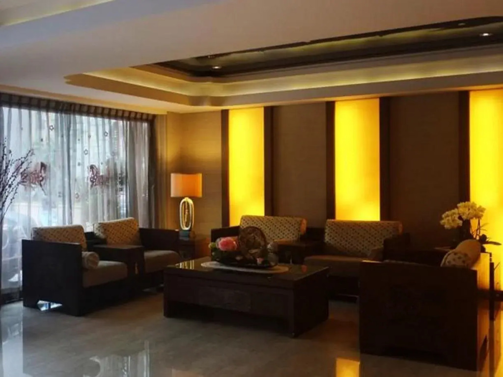 Link World Hotel