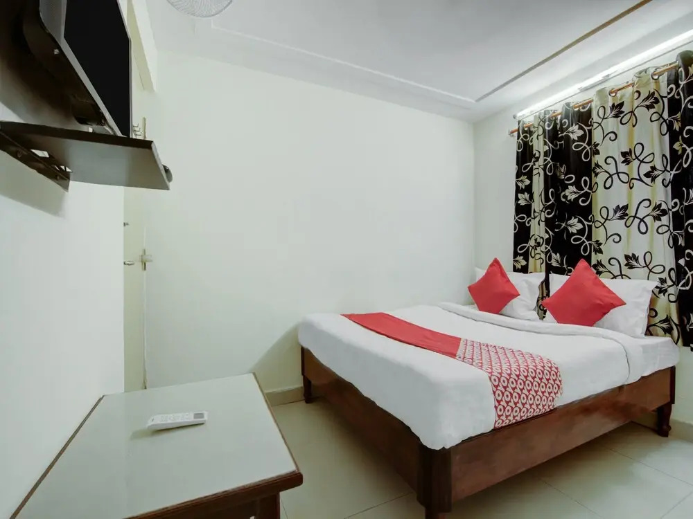 OYO 13321 Hotel Lakshmi Paradise