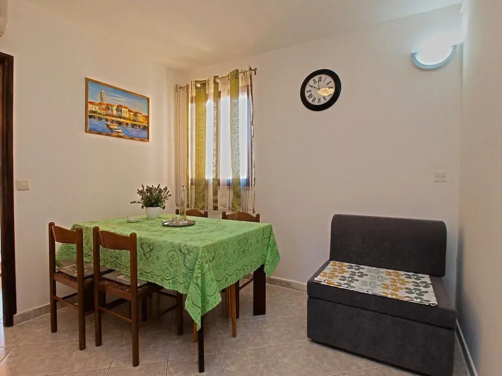 Apartments Orange 768