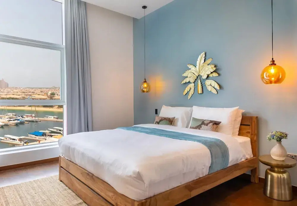 Maison Privee - Tiara Aquamarine 302