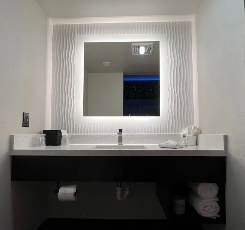 Imperial Suites, Adults Only