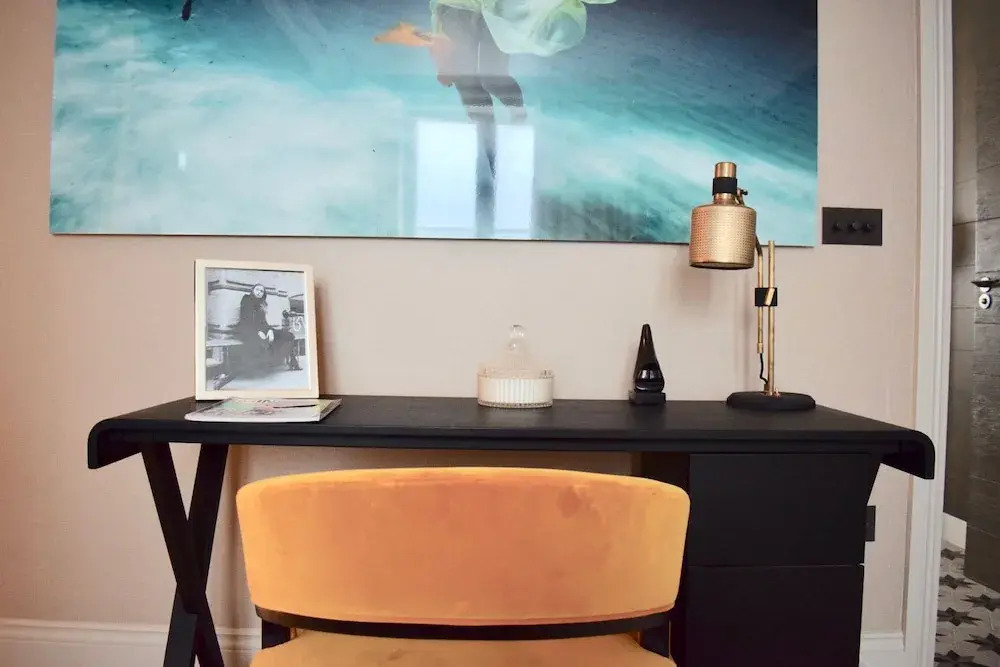 Bright Spacious 3 Bedroom Home in Chelsea