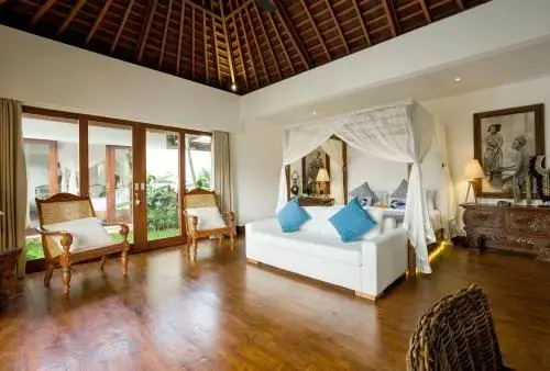 Villa Naty Canggu - 6 Bedrooms Luxury Villa
