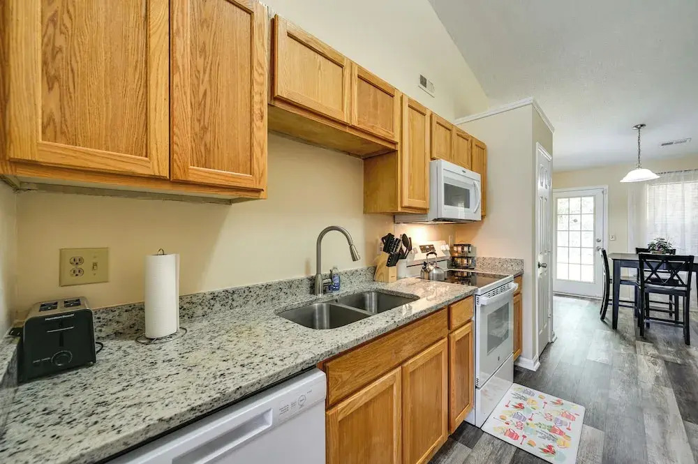 Pirate Game Day Base: Greenville Home Near Campus!