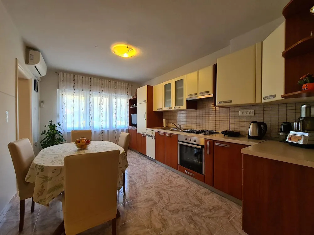 Apartment 1389