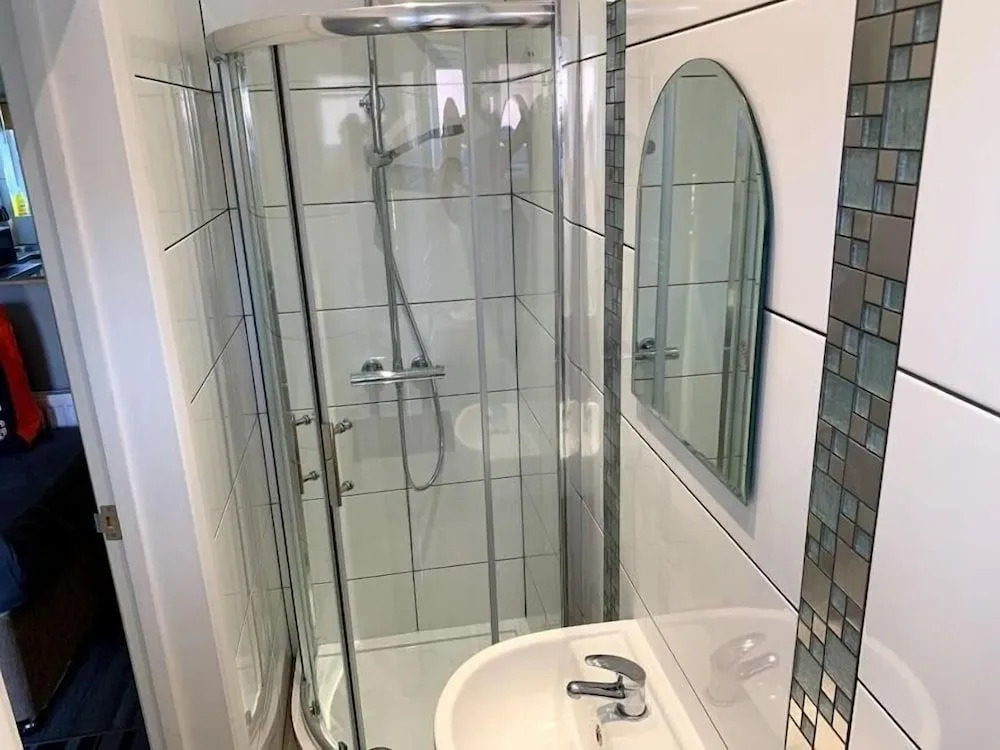 Limpenny Studio Apartment