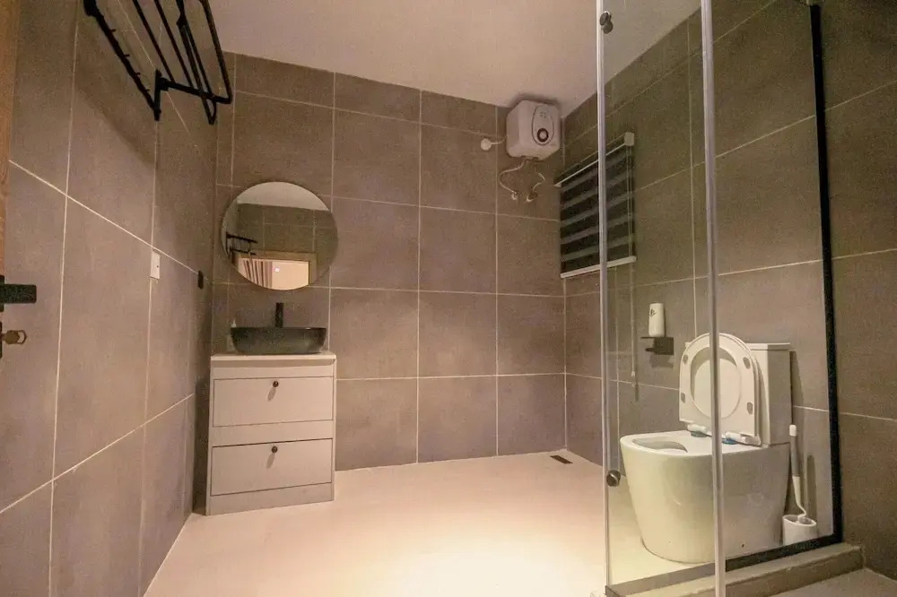 Benin City Blissful Apartment - Cozy 2BR Retreat