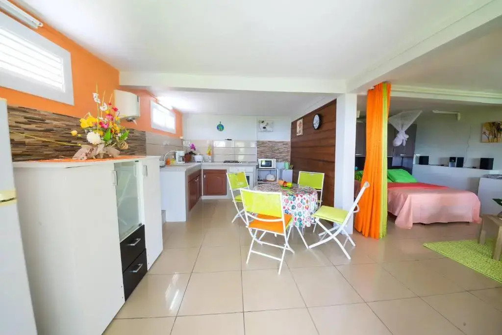 Appartement charmant à Rivière-Salée, 45 m² avec terrasse privée