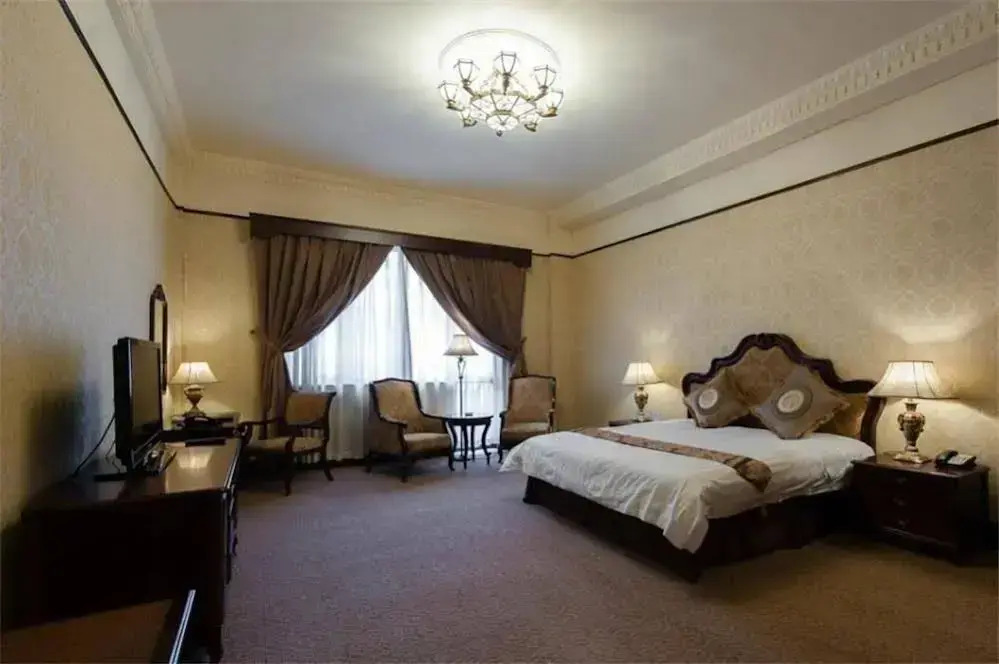 Tianjin First Hotel (Xiao Bai Lou Five Avenue Tourist Area)
