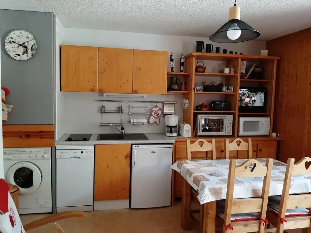 Betelgeuse N°56 : Studio Cabine 4 Personnes / Studio Cabine 4 People