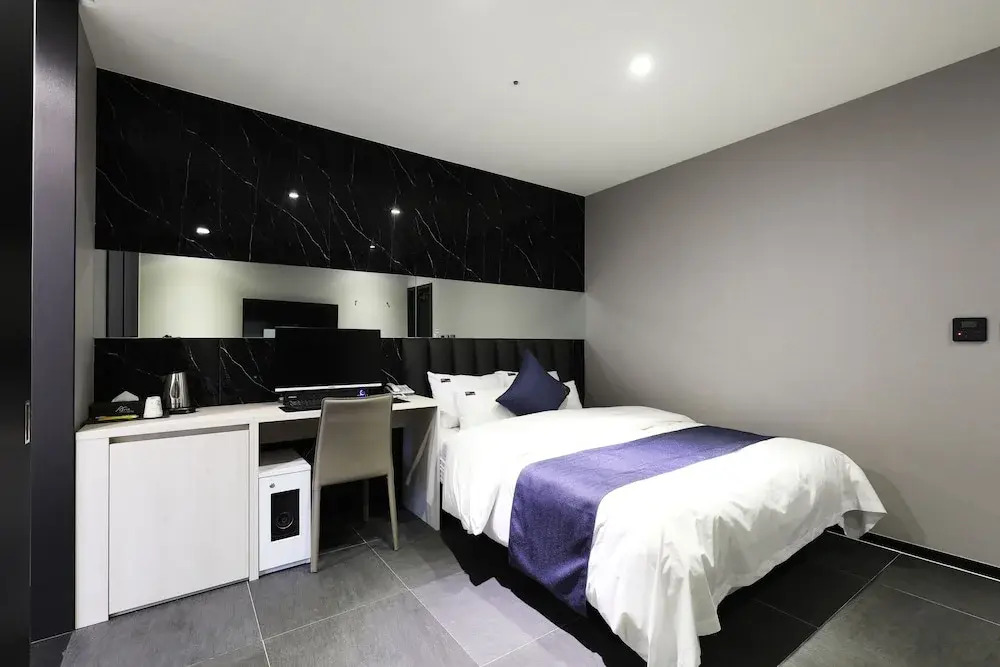 Cheonho Aria Hotel