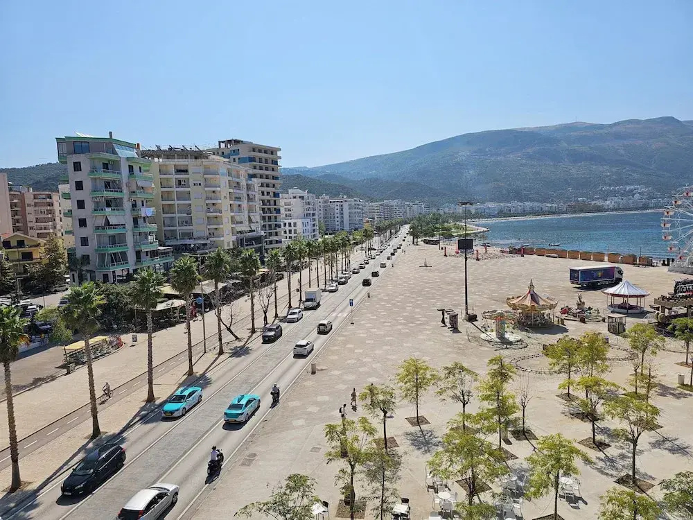 Holiday 2-bed Apartment Seaview