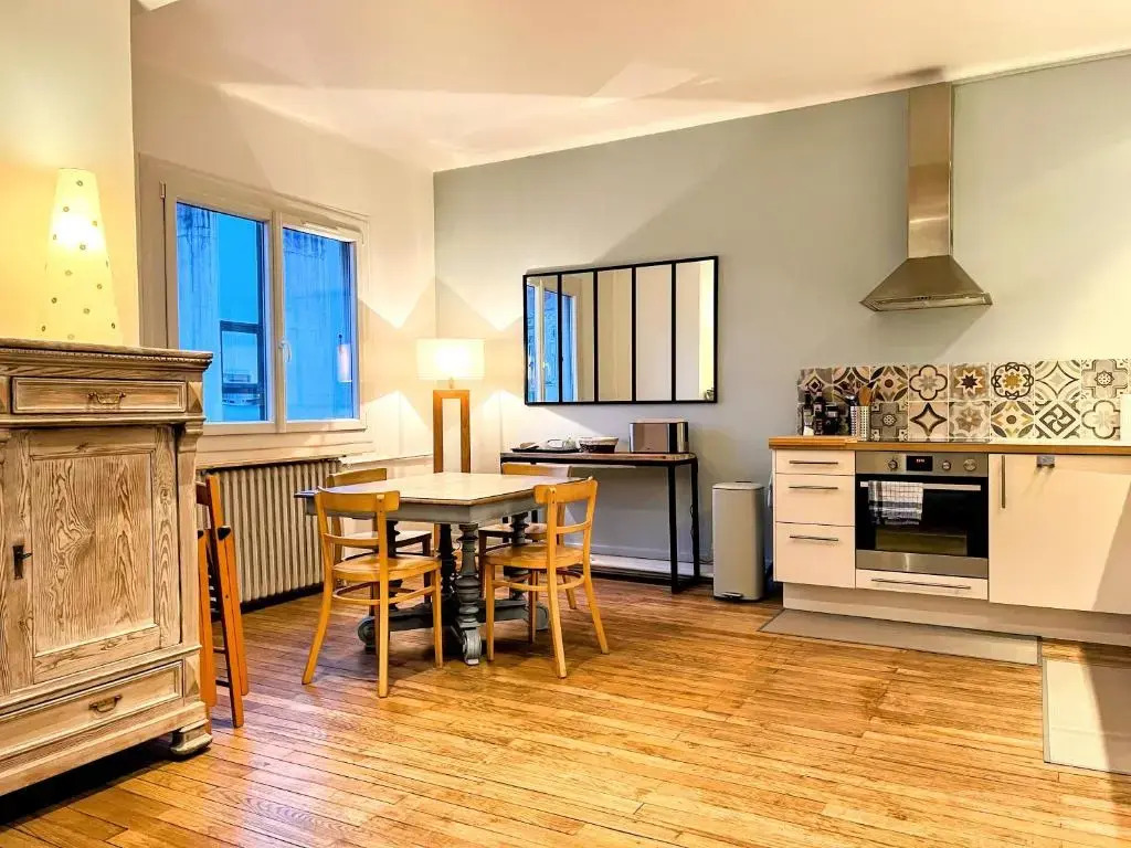 Appartement de Charme de 75m², Lumineux et Calme