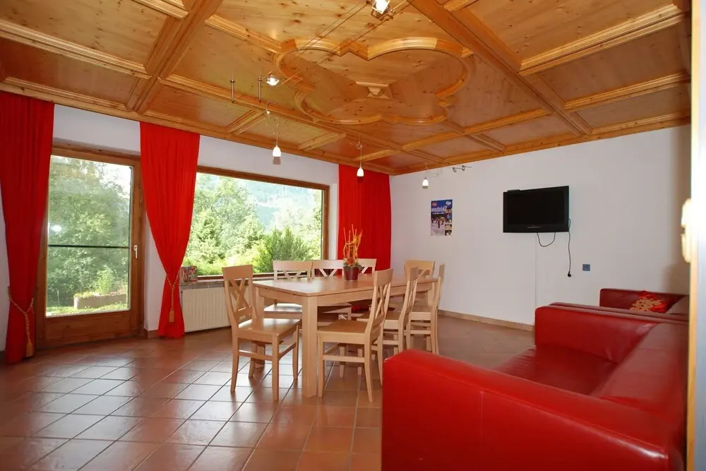 Scenic Apartment in Neukirchen am Großvenediger near Ski Area