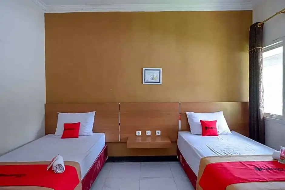 RedDoorz near Balai Kota Batu 3