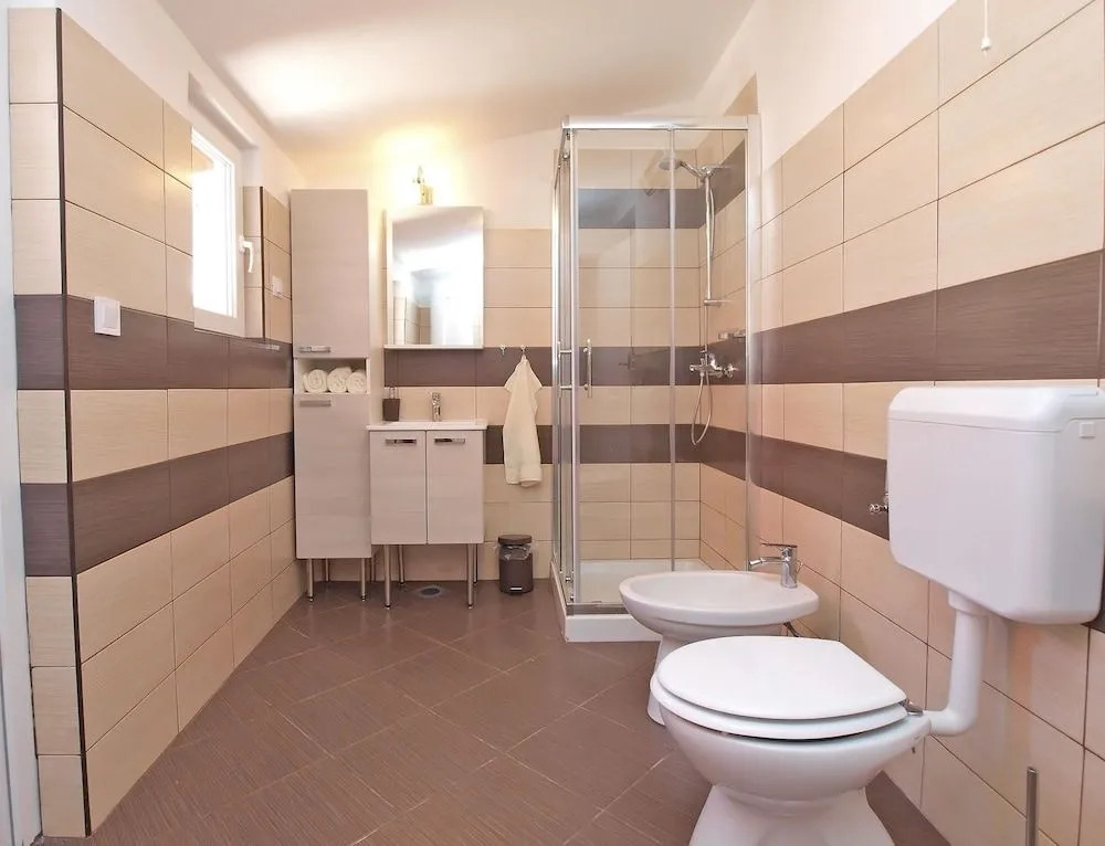 Apartment 1380