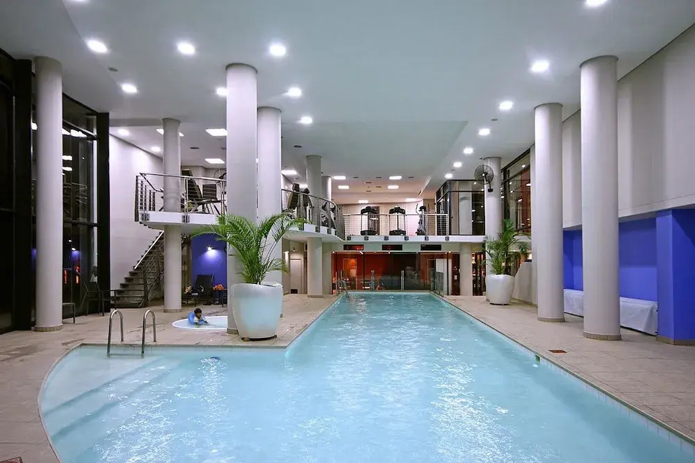 Knightsbridge 407 by Host Agents