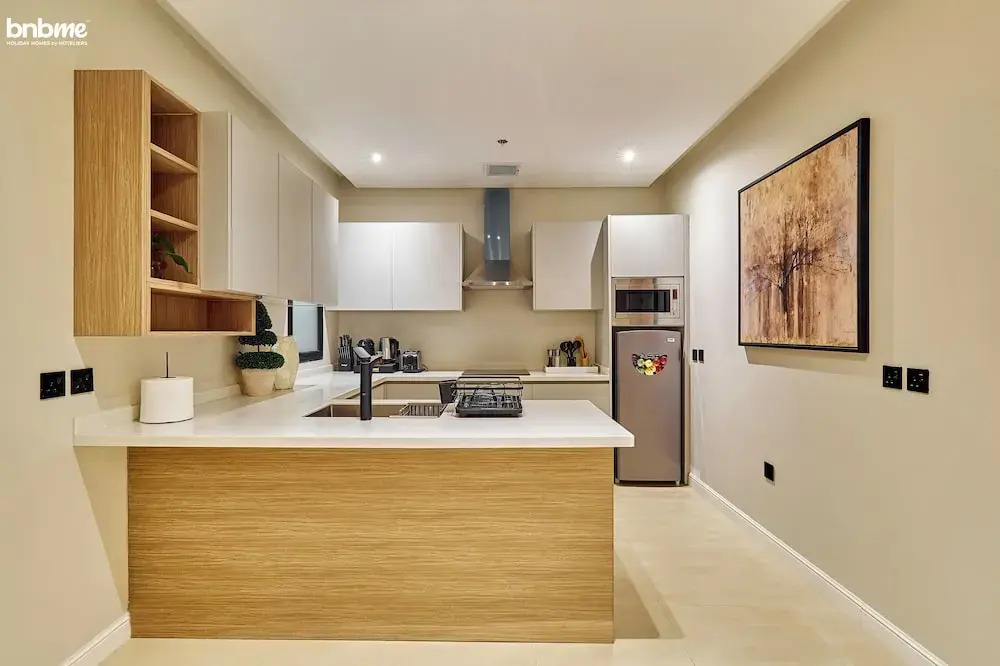 bnbmehomes-3BR Apt with Pvt Balcony-B1