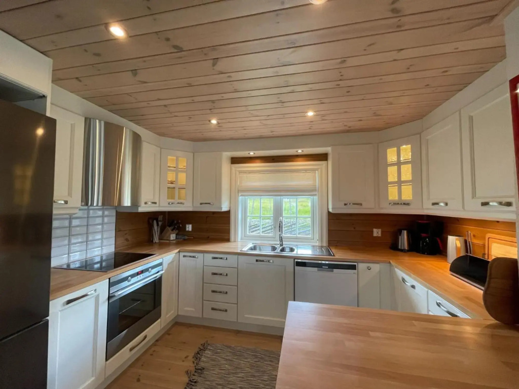 Luxembu - 4 bedroom cabin with a fantastic view