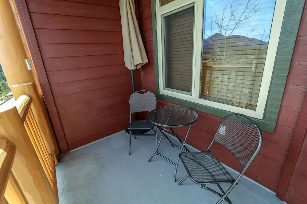 Sunstone 109 Remodeled Condo Great Complex Amenities with Ski-In Ski-Out by RedAwning