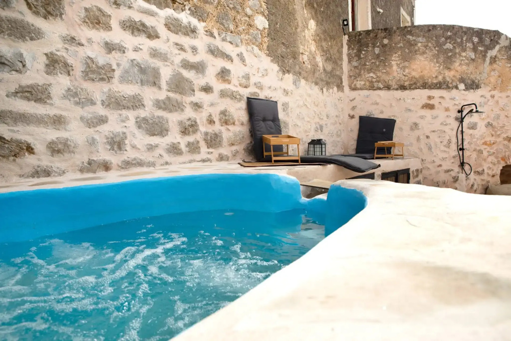 Dandy Villas Tower House Mani