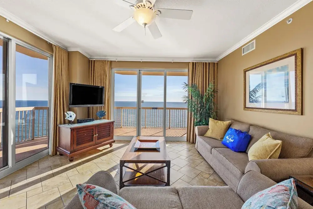 Gulf Front Master Bedroom, 2 Pools & Hot Tubs, Sleeps 8