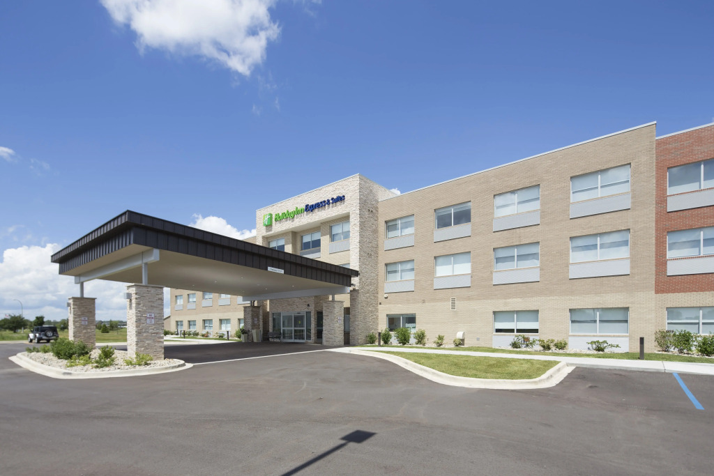 Holiday Inn Express & Suites Monroe by IHG