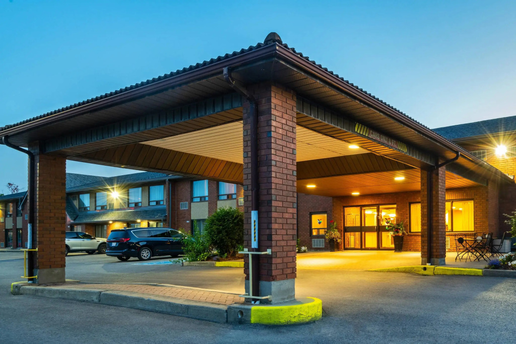 Comfort Inn Kingston - Highway 401