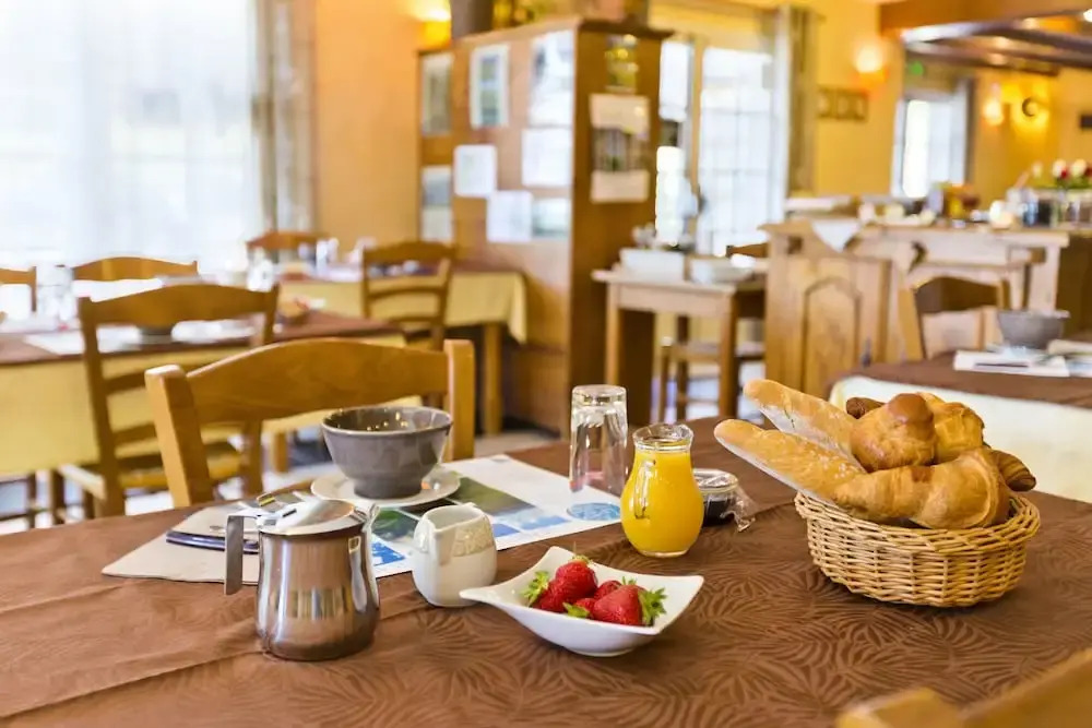 Logis Hôtel Restaurant Auberge du Bougnat