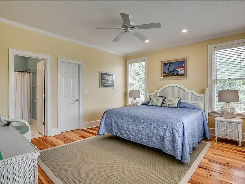 112 Tolater 8 Br Home by RedAwning