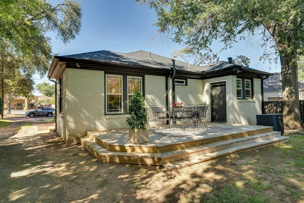 Walk to Dtwn: 'tyler Tudor' w/ Backyard