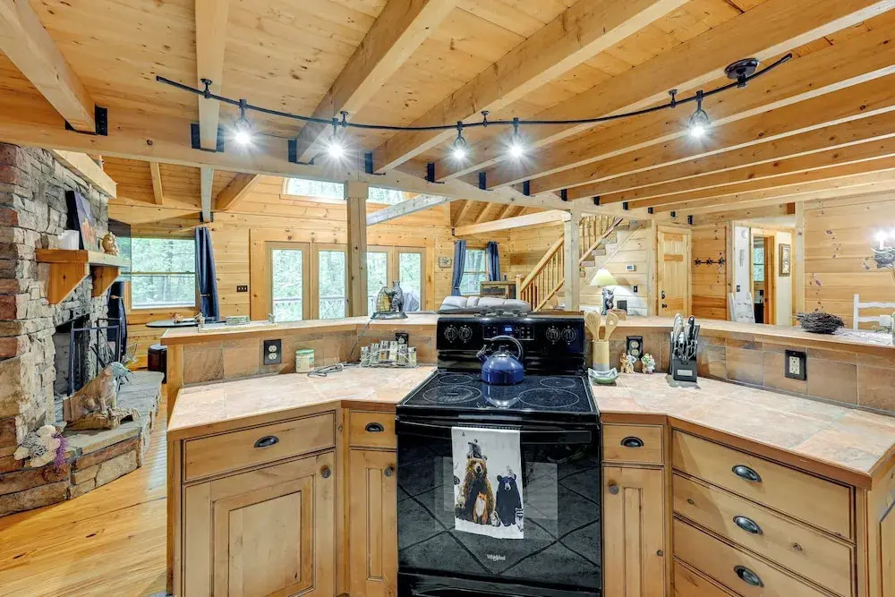 Scenic Blue Ridge Cabin Rental w/ Resort Amenities