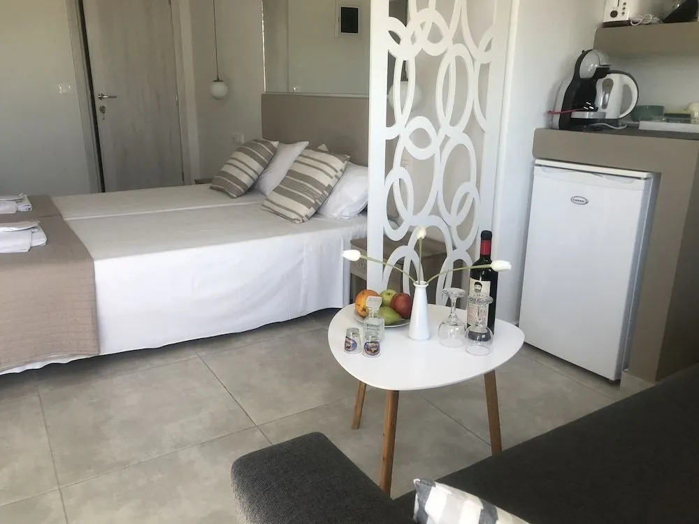Sea View Apts & Suites by Pachiplex