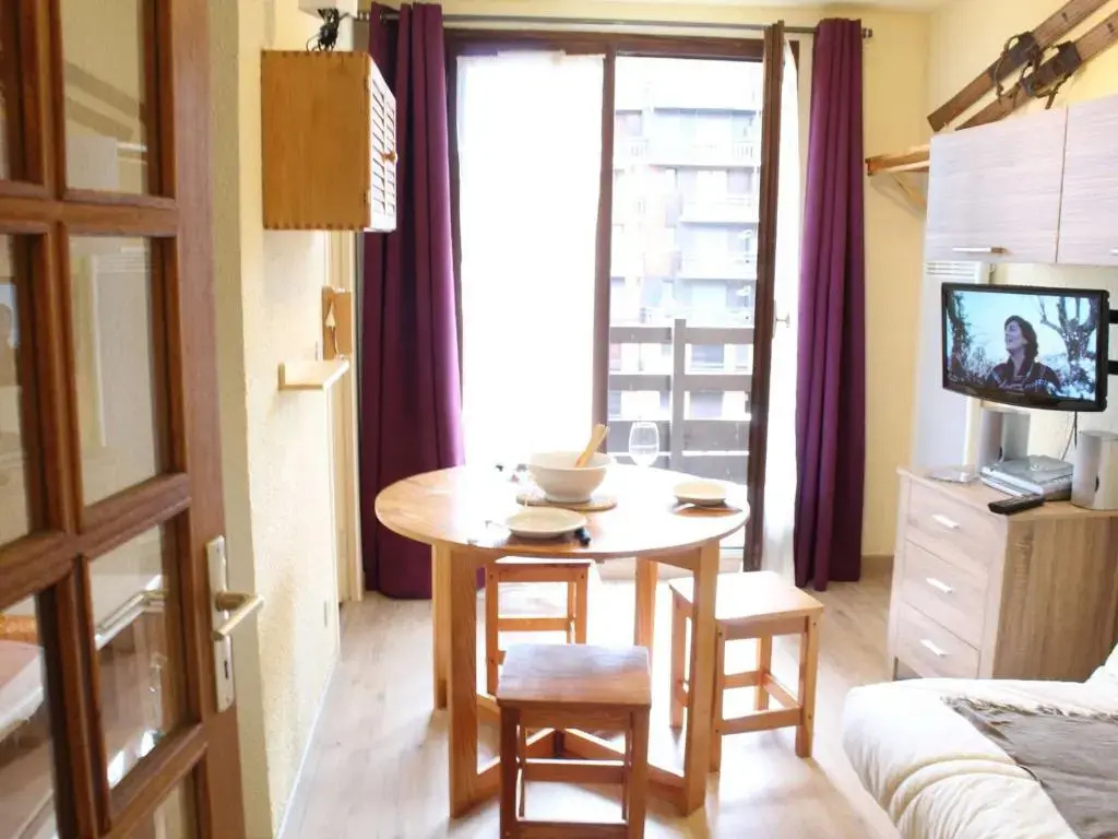 Appartement Risoul, 1 pièce, 4 personnes - FR-1-330-518