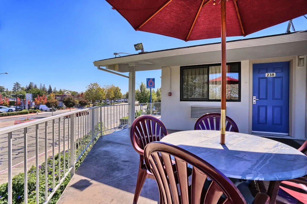 Super 8 by Wyndham Walnut Creek