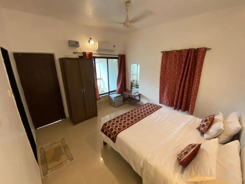 SHANUS SEASIDE INN - A Family-Run Guesthouse just 100 metres from Candolim Beach