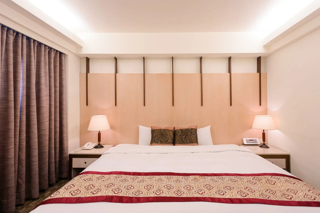Waugh Den Business Hotel