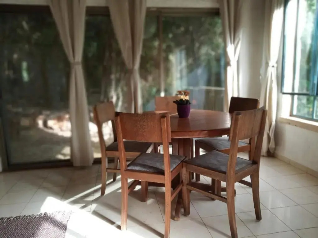 THE HOUSE IN THE OAKS הבית באלונים