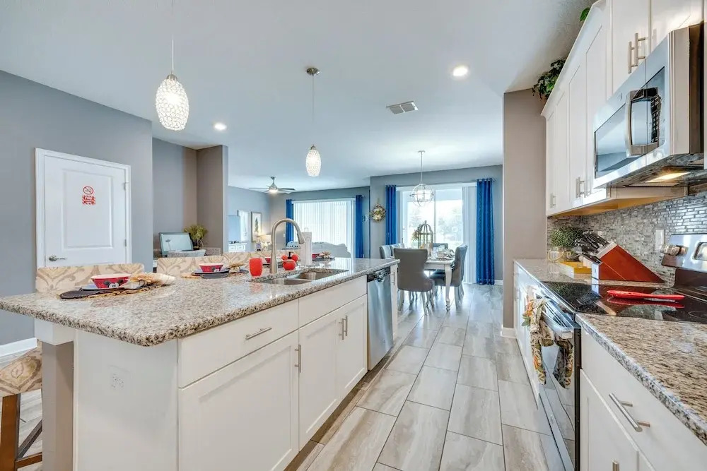 Chic Villa w/ Resort Perks ~ 10 Mi to Disney