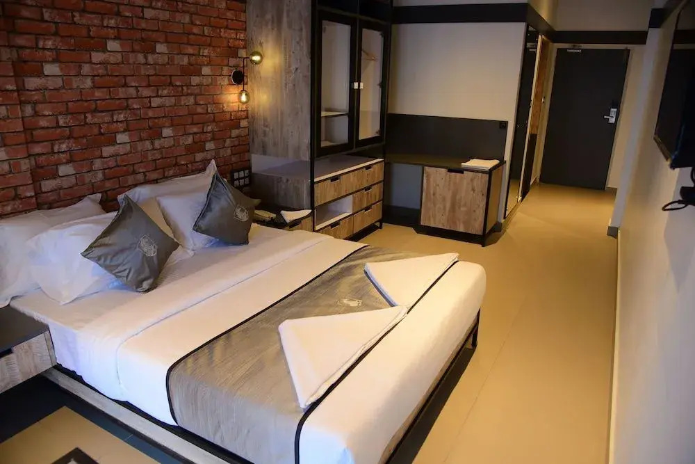 Super Townhouse Oak Mangalore Formerly Kudro Destinn