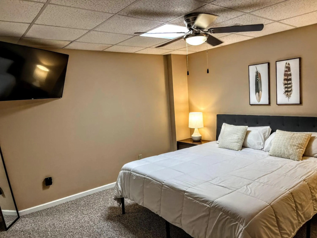 Ole Smoky BnB - Game Room, Hot Tub, Mtn Views!