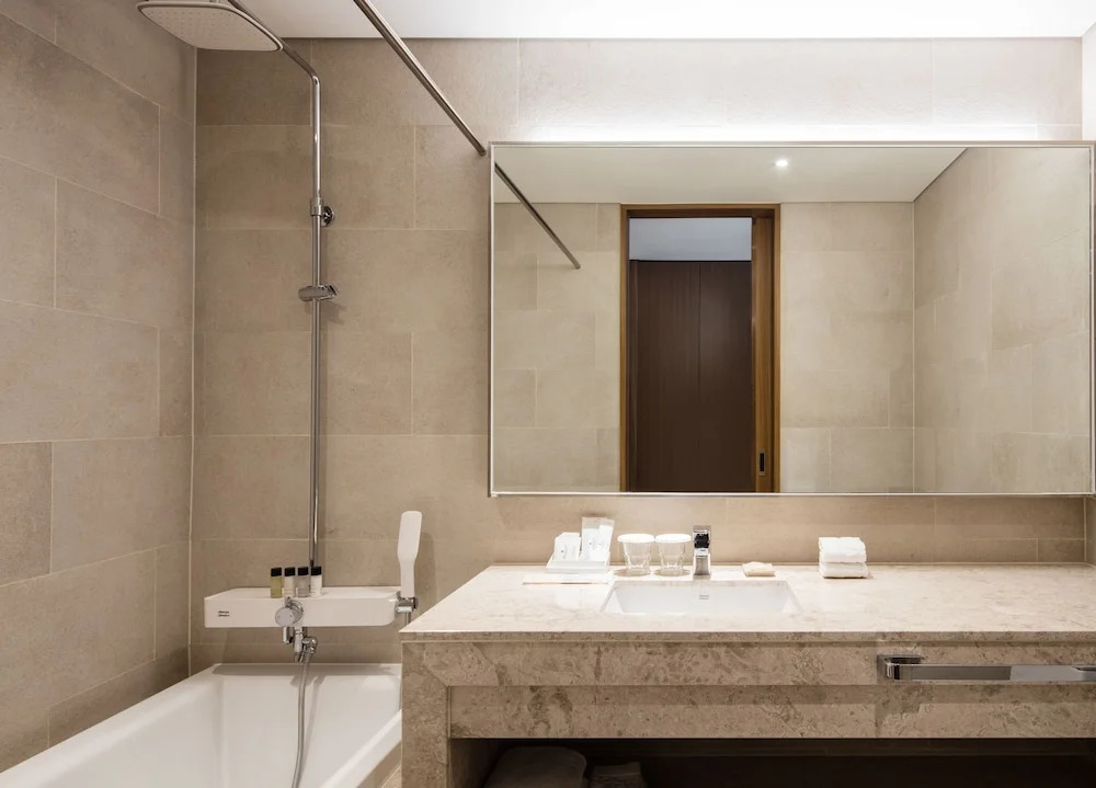 Ramada Seoul Sindorim Hotel