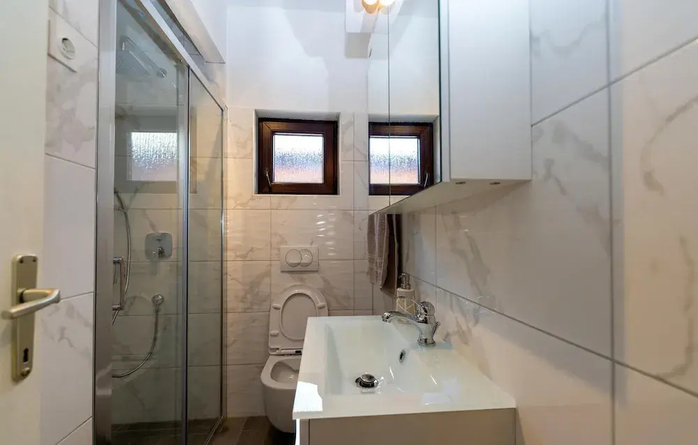Stunning Apartment in Rovanjska With 3 Bedrooms and Wifi