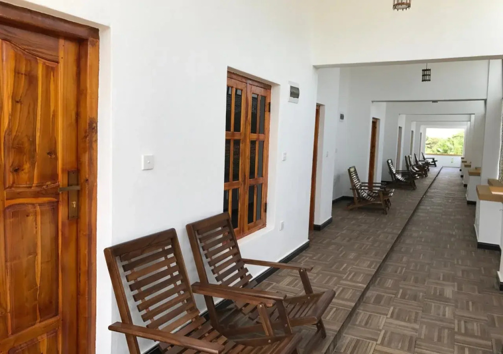 Shadow Bay Hotel