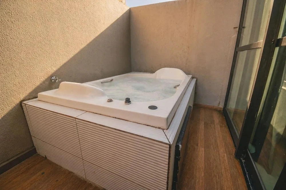 Studio c Hidro Privativa e Piscina a 500m da Praia