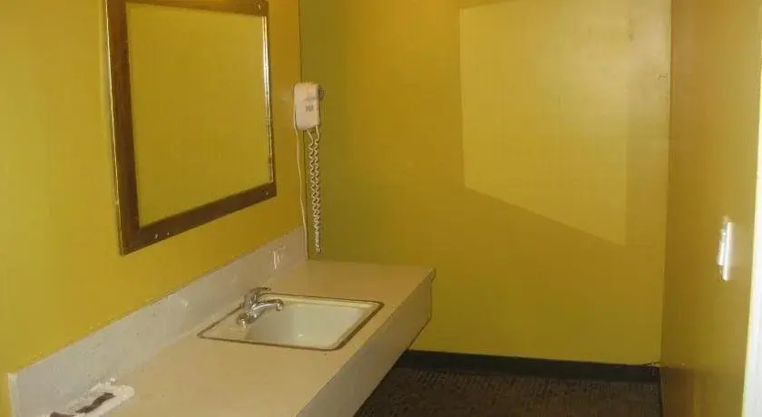 Travel Inn and Suites