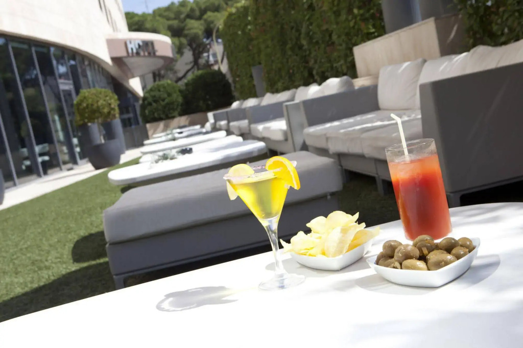 Hotel Maydrit Airport
